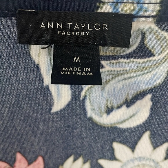 Ann Taylor Blouse - Picture 4 of 4